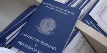 EXCELENTE notícia para brasileiros com mais de 5 anos de carteira assinada; confira