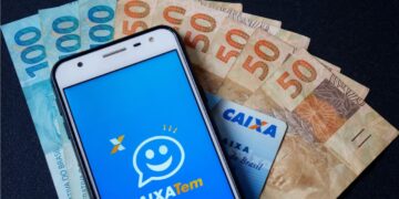 Brasileiros em FESTA HOJE com anúncio de SAQUE EXTRA no CAIXA TEM