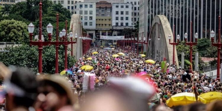 Feriado de Carnaval: Saiba como fica a jornada de trabalho neste período