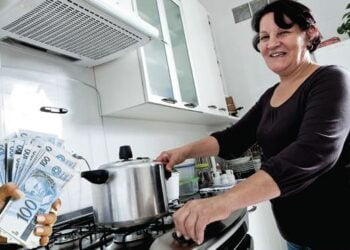 Existe APOSENTADORIA para donas de casa que nunca contribuíram? Descubra aqui!