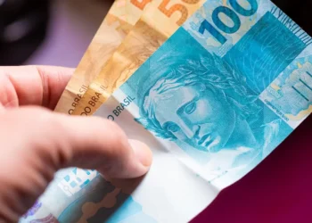 Novo Salário Mínimo começa a valer a partir de HOJE (01); confira novo valor e o que muda