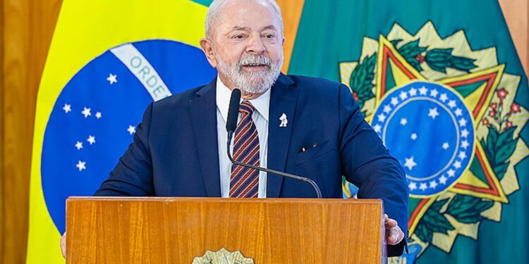NOVO BENEFÍCIO de R$ 9.200 aprovado por Lula já está disponível? Como sacar? Confira