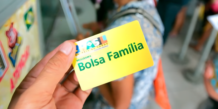Quanto tempo leva para REGULARIZAR o Bolsa Família bloqueado? Entenda aqui