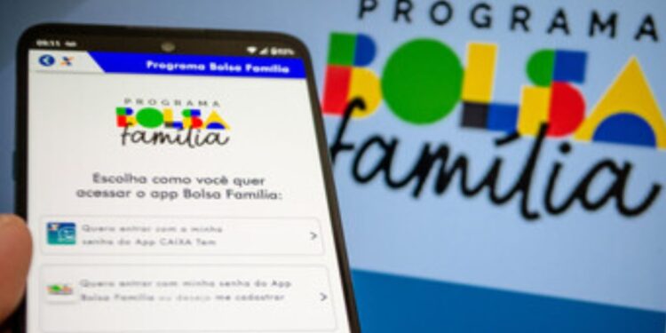 Beneficiários que Moram Sozinhos Recebem R$ 600 do Bolsa Família; Confira Como Sacar!
