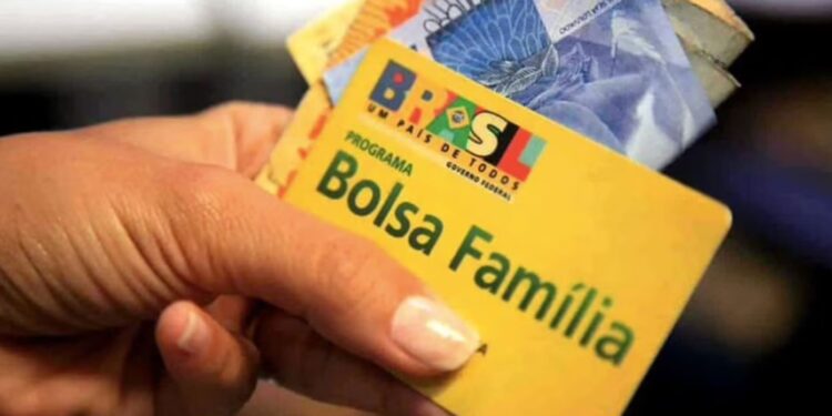 NOVO benefício do Bolsa Família foi anunciado HOJE (02); confira