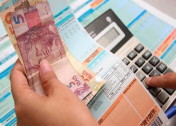 Conta de luz atrasada? Veja como obter desconto de 90% e parcelar em 60 vezes!