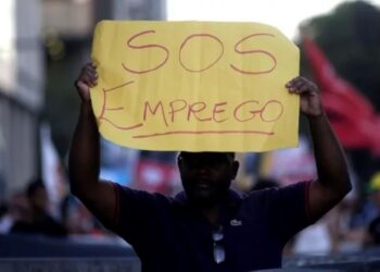 Governo surpreende e anuncia NOVO benefício para quem está desempregado