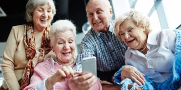 Confira a lista de 5 benefícios para brasileiros com MAIS de 60 anos!
