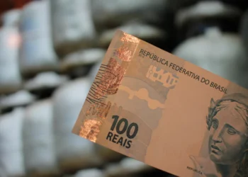 Auxílio-Gás de fevereiro teve uma nova REDUÇÃO; entenda