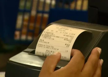 ESTES brasileiros podem ter DESCONTOS no IPVA se colocarem o CPF na nota; saiba mais