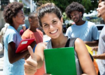 BOA NOTÍCIA: Estudantes de BAIXA RENDA Podem Receber Até R$1800