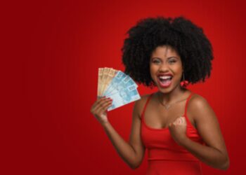 Beneficiários do CadÚnico Celebram Confirmação do PIX pela Caixa Econômica