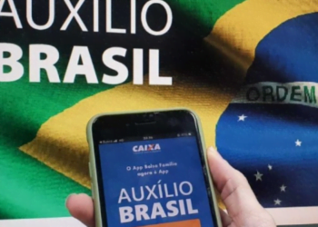 Quem recebeu Auxilio Brasil de R$ 600 já pode sacar a indenização de R$ 15 MIL nesta segunda-feira (11/03)?