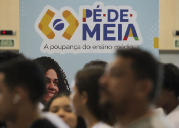 Programa Pé-de-Meia: Como se inscrever para receber pagamento de até R$ 9.200? Confira agora!