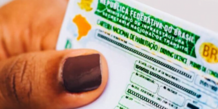 Governo libera CNH GRATUITA para nova lista de CPFs; confira quem tem direito