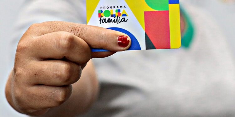 É possível sacar o Bolsa Família no FINAL DE SEMANA? Confira