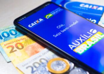 Auxílio Brasil: Veja se Você Está na Lista para Receber R$15.000 de Indenização pela CAIXA!