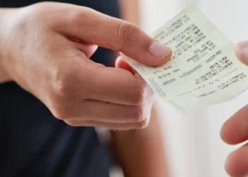 Brasileiros podem ganhar até R$ 10 MIL utilizando o Programa CPF NA NOTA; veja como participar