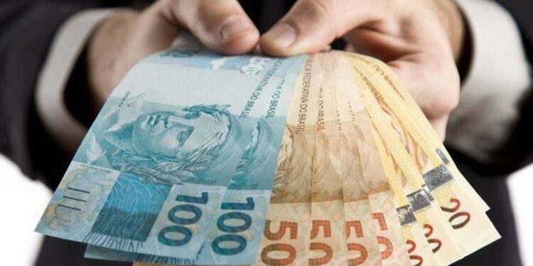 Veja quando os brasileiros poderão ganhar um PIX de R$650,00 do governo