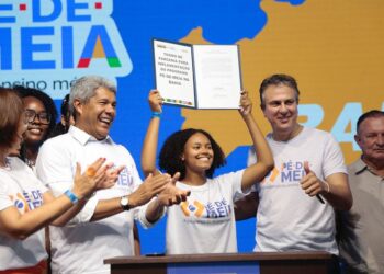 Dinheiro na conta! Veja quem recebe o Pé-de-Meia nesta segunda-feira (1º)