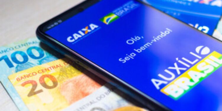Auxílio Brasil: Indenização de R$15 mil Disponível para Este Grupo!