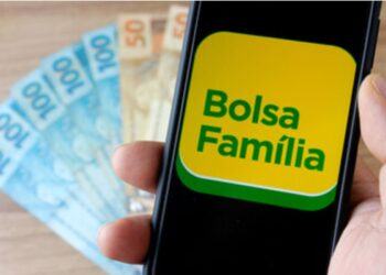 Bolsa Família: Quem trabalha CLT pode receber o Benefício?