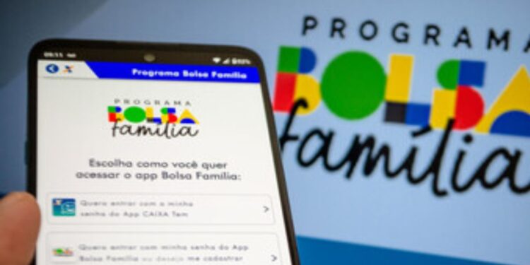 Posso acumular o Bolsa Família com outros benefícios sociais?