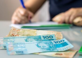 Bolsa Família: Possibilidade de Auxílio de até R$ 700 para Jovens