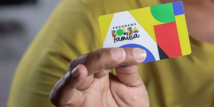 Benefício EXTRA do Bolsa Família foi liberado HOJE no valor de R$200,00! Confira quem recebe