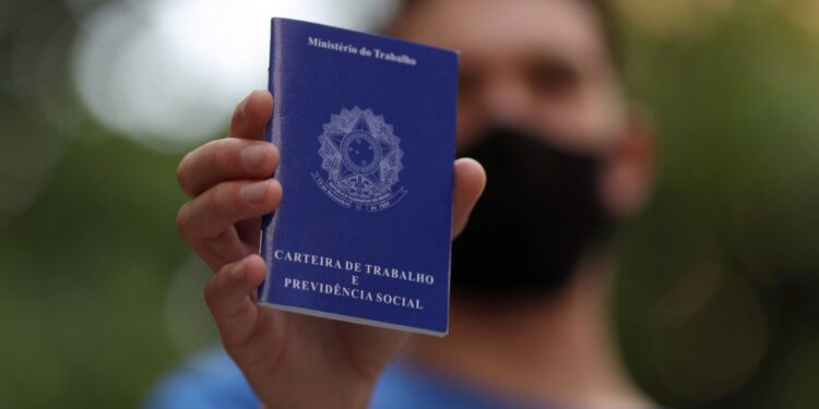 Quem está no PRIMEIRO emprego tem direito ao 13º salário? Entenda aqui!