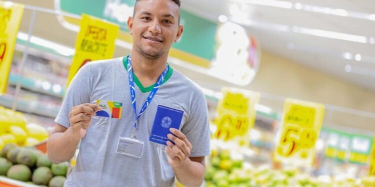 Atualizações 2024: Quem trabalha de carteira assinada pode receber o Bolsa Família?