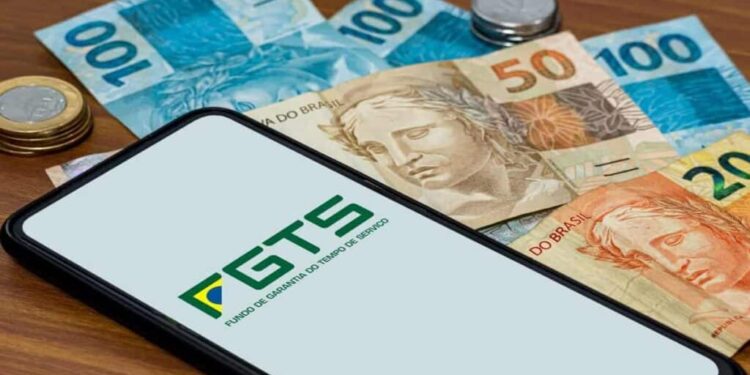 CAIXA vai liberar SAQUE do FGTS de até R$2.900 amanhã (01); veja quem recebe
