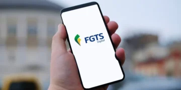 FGTS libera SAQUE FACILITADO para trabalhadores demitidos! Confira