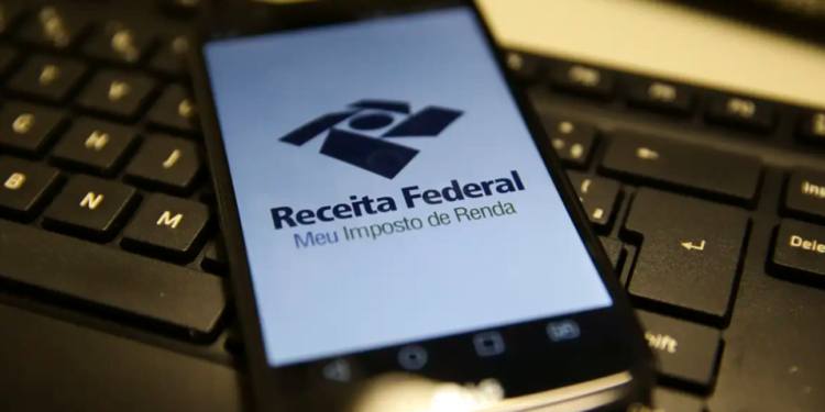 Restituição do Imposto de Renda entra na conta AMANHÃ (28/06); veja se está na lista