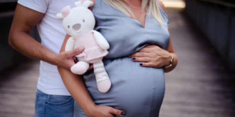 Licença-maternidade: Regra Muda e Este NOVO GRUPO é Beneficiado; entenda