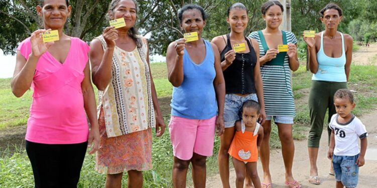 PRESENTÃO do Dia da Mulher: Diversos benefícios estão disponíveis para Mulheres com 18, 30, 40, 50, 60 anos ou mais HOJE (08/03); veja como garantir o acesso!