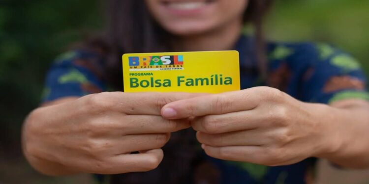Bolsa Família será ANTECIPADO em março? Veja o que diz o governo