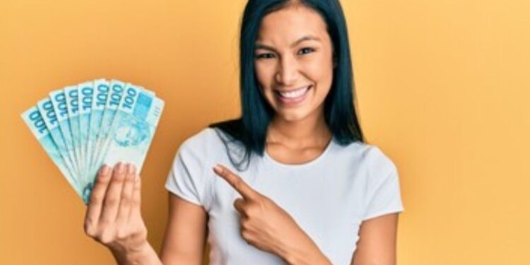 Estes Trabalhadores podem receber até R$ 1.295 do Pis/Pasep; confira