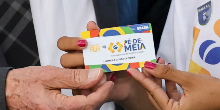Pé-de-Meia: NOVOS GRUPOS garantem R$ 200,00 na conta nesta sexta-feira (28)