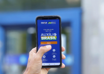Veja quem pode receber o PIX de R$ 15 MIL do antigo Auxílio Brasil