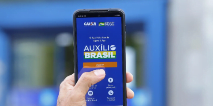 Veja quem pode receber o PIX de R$ 15 MIL do antigo Auxílio Brasil