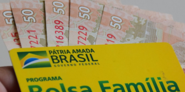 Calendário do Bolsa Família de MAIO antecipado para TODOS OS NIS nesta quarta-feira (01/05)? Confira