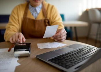 Colocar o CPF na Nota: Vantagens, Desvantagens e Programas Disponíveis