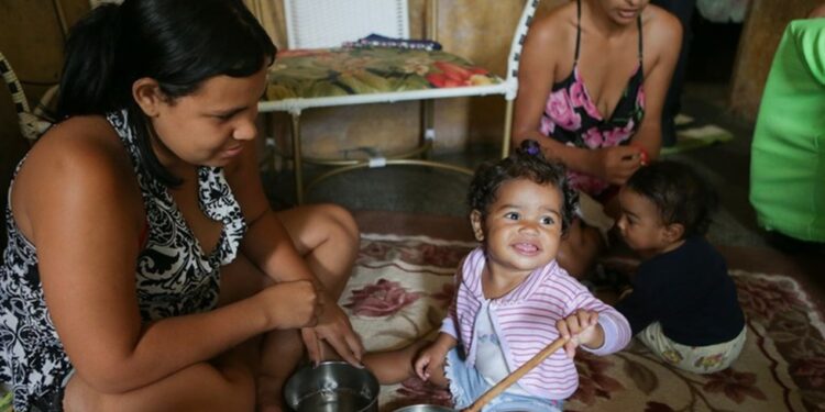 Mães inscritas no BOLSA FAMÍLIA com NIS final 1,2,3,4,5,6,7,8,9 e 0 podem receber PIX de até R$ 1.202 em Abril