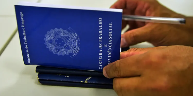 Carteira Assinada PIS, PASEP, abono salarial e dinheiro esquecido