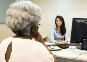 É possível se aposentar rápido se tiver trabalhado por mais de 15 anos! Saiba como