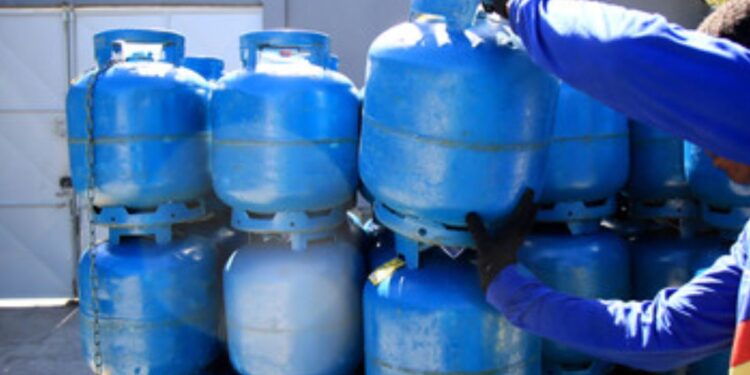 Auxílio Gás: Não perca o saque de R$ 102! Confira o Calendário!