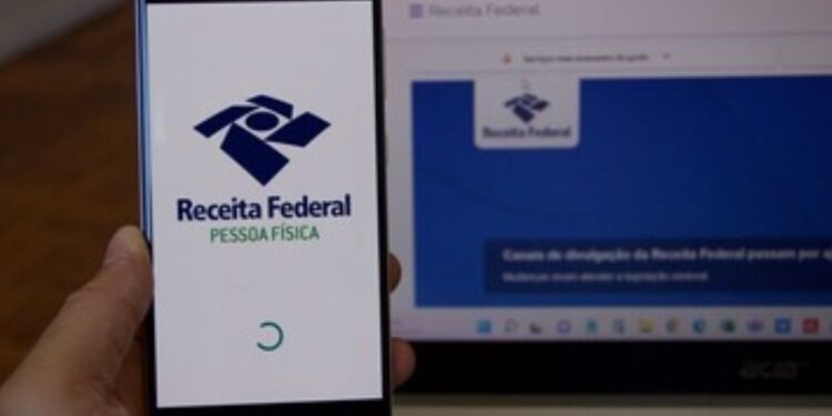 Imposto de Renda: Saiba como consultar sua posição na fila de restituição de pagamento