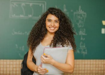 Pagamento do Pé-de-meia: SEGUNDA PARCELA de R$ 200 é liberada nesta terça-feira (30/04); veja quem recebe