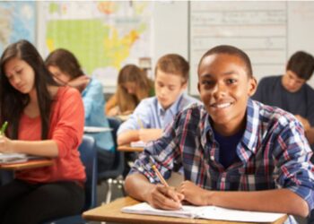 Pé-de-meia: Cadastro e Taxas são necessários para Participar do Programa?